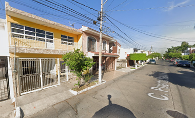 HERMOSA CASA EN VENTA, PROPIEDAD DE RECUPERACION BANCARIA.