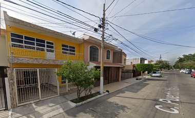 HERMOSA CASA EN VENTA, PROPIEDAD DE RECUPERACION BANCARIA.