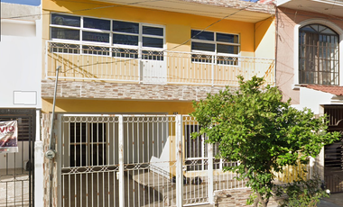 HERMOSA CASA EN VENTA, PROPIEDAD DE RECUPERACION BANCARIA.