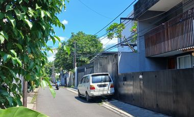 DIJUAL: Rumah 2 tkt minimalis yang nyaman, belakang Permata Hijau, Jakarta Selatan