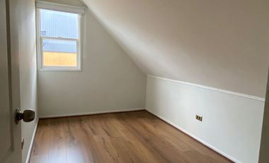 SE ARRIENDA LINDA CASA 3 DORMITORIOS + QUINCHO BARRIO VISTA VOLCAN