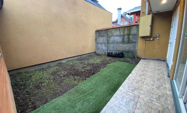 SE ARRIENDA LINDA CASA 3 DORMITORIOS + QUINCHO BARRIO VISTA VOLCAN