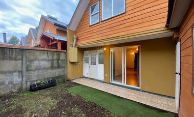 SE ARRIENDA LINDA CASA 3 DORMITORIOS + QUINCHO BARRIO VISTA VOLCAN