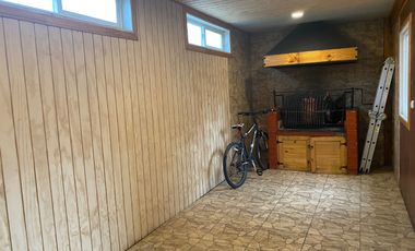 SE ARRIENDA LINDA CASA 3 DORMITORIOS + QUINCHO BARRIO VISTA VOLCAN