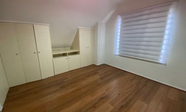 SE ARRIENDA LINDA CASA 3 DORMITORIOS + QUINCHO BARRIO VISTA VOLCAN