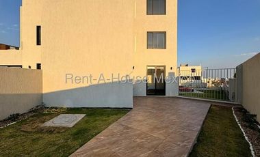 Rento en privada con amenidades pb de duplex con jardin amplio 2 recamaras 2 baños 2 autos