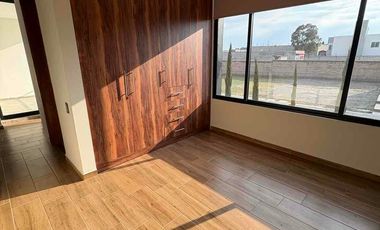 SE RENTA CASA DE 3 RECÁMARAS EN APIZACO