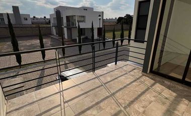 SE RENTA CASA DE 3 RECÁMARAS EN APIZACO