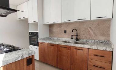 VENTA DE CASA NUEVA EN VILANOVA RANCHO SANTA MONICA AL SUR