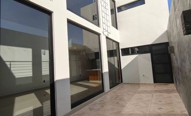 VENTA DE CASA NUEVA EN VILANOVA RANCHO SANTA MONICA AL SUR