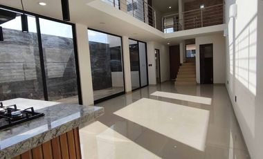 VENTA DE CASA NUEVA EN VILANOVA RANCHO SANTA MONICA AL SUR