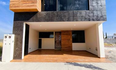 VENTA DE CASA NUEVA EN VILANOVA RANCHO SANTA MONICA AL SUR