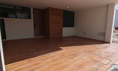 VENTA DE CASA NUEVA EN VILANOVA RANCHO SANTA MONICA AL SUR