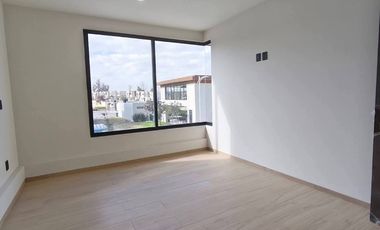 VENTA DE CASA NUEVA EN VILANOVA RANCHO SANTA MONICA AL SUR