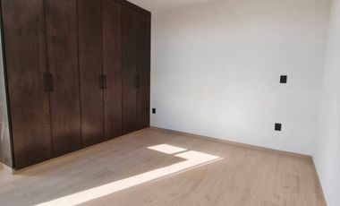 VENTA DE CASA NUEVA EN VILANOVA RANCHO SANTA MONICA AL SUR