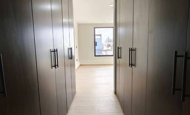 VENTA DE CASA NUEVA EN VILANOVA RANCHO SANTA MONICA AL SUR