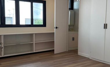 FOR SALE: 5BR House at The Executive Row, Valle Verde, Pasig City