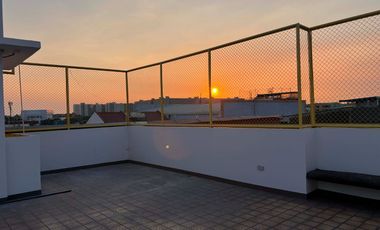 4 Storeys Mixed Used Commercial & Residential Building with Roof Deck for Lease