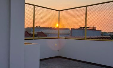 4 Storeys Mixed Used Commercial & Residential Building with Roof Deck for Lease
