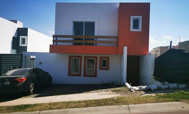 CASA EN VENTA EN SENDEROS DE MONTE VERDE 105 COTO 3 RECAMARA CON BAÑO AMPLIA