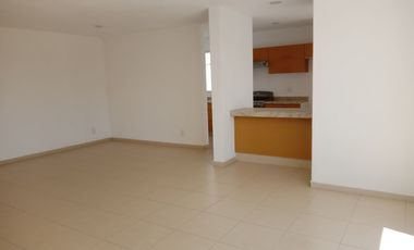 CASA EN VENTA EN SENDEROS DE MONTE VERDE 105 COTO 3 RECAMARA CON BAÑO AMPLIA