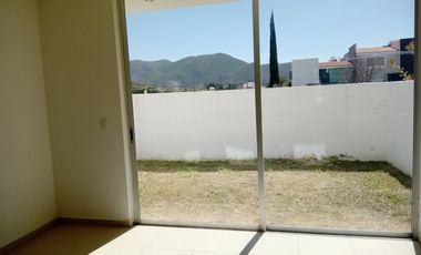 CASA EN VENTA EN SENDEROS DE MONTE VERDE 105 COTO 3 RECAMARA CON BAÑO AMPLIA