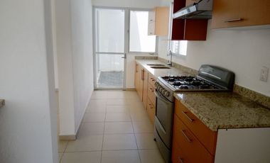 CASA EN VENTA EN SENDEROS DE MONTE VERDE 105 COTO 3 RECAMARA CON BAÑO AMPLIA