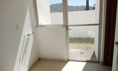 CASA EN VENTA EN SENDEROS DE MONTE VERDE 105 COTO 3 RECAMARA CON BAÑO AMPLIA