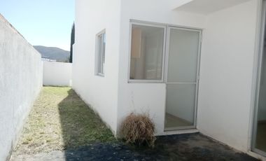 CASA EN VENTA EN SENDEROS DE MONTE VERDE 105 COTO 3 RECAMARA CON BAÑO AMPLIA