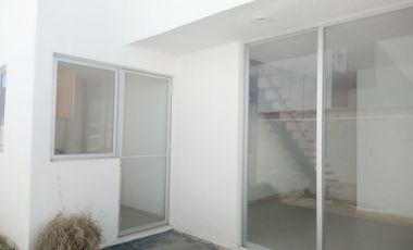 CASA EN VENTA EN SENDEROS DE MONTE VERDE 105 COTO 3 RECAMARA CON BAÑO AMPLIA