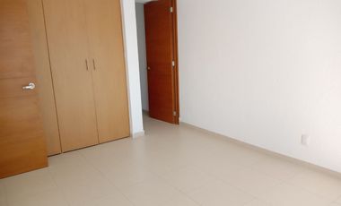 CASA EN VENTA EN SENDEROS DE MONTE VERDE 105 COTO 3 RECAMARA CON BAÑO AMPLIA
