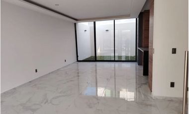CASA EN VENTA FRACC SENDEROS MONTEVERDE 3 RECAMARAS CADA UNA CON SU BAÑO, ROOF GARDEN DENTRO DE COTO CON ALBERCA