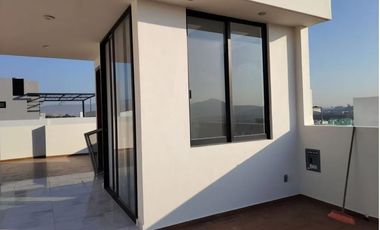 CASA EN VENTA FRACC SENDEROS MONTEVERDE 3 RECAMARAS CADA UNA CON SU BAÑO, ROOF GARDEN DENTRO DE COTO CON ALBERCA