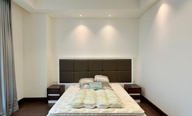 Sewa 4+1 BR Apartemen Pakubuwono Signature