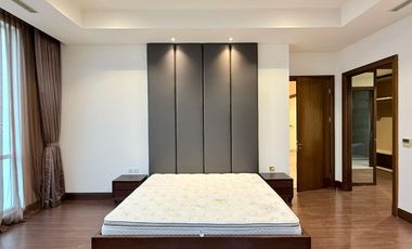Sewa 4+1 BR Apartemen Pakubuwono Signature
