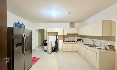 Sewa 4+1 BR Apartemen Pakubuwono Signature