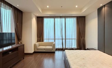 Sewa 4+1 BR Apartemen Pakubuwono Signature