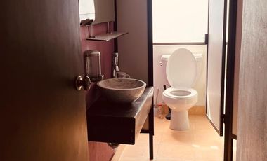 Renta auditorio 30 pax con 1 oficina 1 estacionamientos 2 baños Col. Juárez Napoles 59