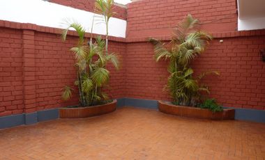 CASA EN ALQUILER: SURCO (LÍMITE MIRAFLORES Y BARRANCO