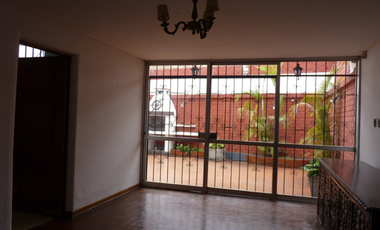 CASA EN ALQUILER: SURCO (LÍMITE MIRAFLORES Y BARRANCO