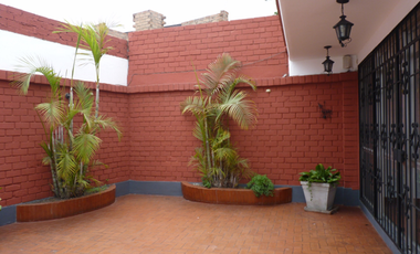 CASA EN ALQUILER: SURCO (LÍMITE MIRAFLORES Y BARRANCO