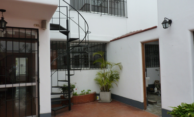 CASA EN ALQUILER: SURCO (LÍMITE MIRAFLORES Y BARRANCO