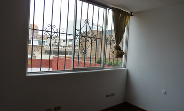 CASA EN ALQUILER: SURCO (LÍMITE MIRAFLORES Y BARRANCO