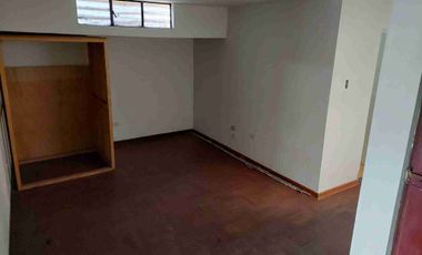 Se vende casa en Surco 200m2 5 dormitorios 2 pisos
