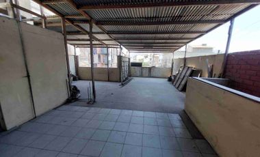 Se vende casa en Surco 200m2 5 dormitorios 2 pisos