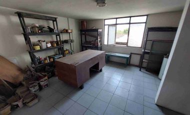 Se vende casa en Surco 200m2 5 dormitorios 2 pisos