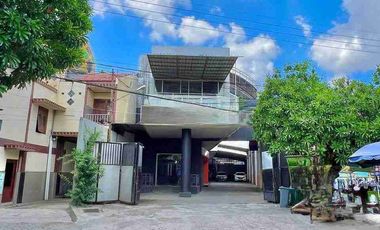 Jual gedung Cocok untuk kantor , Hotel Kost Jl Ry Karangmenjangan