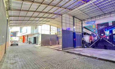 Jual gedung Cocok untuk kantor , Hotel Kost Jl Ry Karangmenjangan