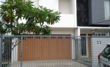 Di sewa rumah bisa untuk kantor  di kawasan Cipete jalan 2 mobil