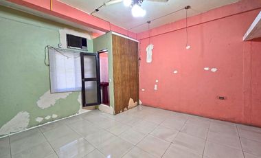 Venta de Propiedad de 3 Pisos, Uso Residencial y Comercial. 3 Suites y 1 Local - Centro de Durán